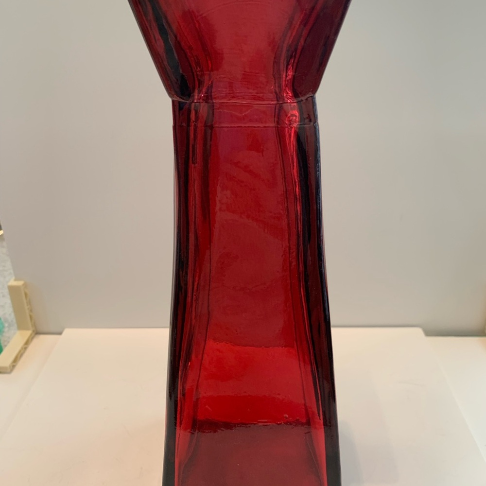 San Miguel Vidrios Recycled Red Glass Vase Hand Made in Spain - Picture 5 of 8